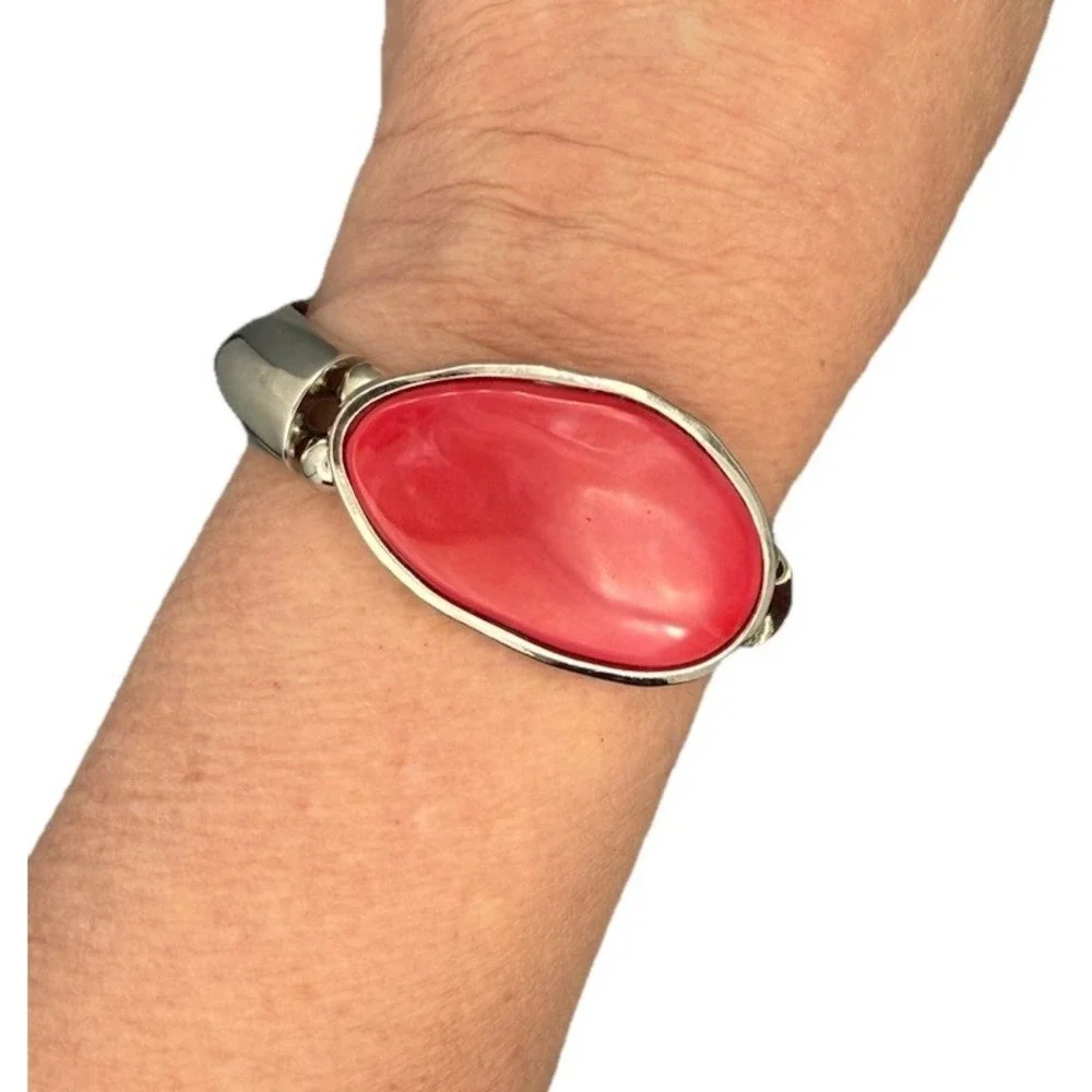 Vtg Red Oval Stone Silver Tone Hinged‎ Bangle Bracelet Statement Jewelry 90s Y2K